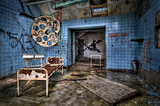 istock Old dirty creepy surgery room long since abandoned  104094481
