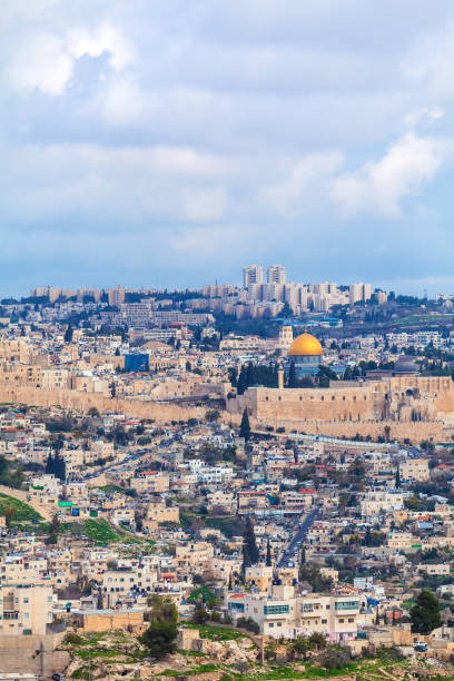 jerozolimskie stare miasto i góra świątynna - jerusalem israel skyline panoramic zdjęcia i obrazy z banku zdjęć