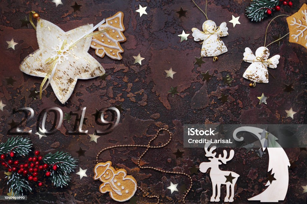 Fondo De Decoración De Año Nuevo O Navidad Aislado En Un Fondo Oscuro Coloque La Vista Superior Plana Puede Utilizarse Para Postales Fondos De Pantalla Y Empaquetado Dedicada Focus Maqueta Foto de Fondo De Decoración De Año Nuevo O Navidad Aislado En Un Fondo Oscuro Coloque La Vista Superior Plana Puede Utilizarse Para Postales Fondos De Pantalla Y Empaquetado Dedicada Focus Maqueta Foto de