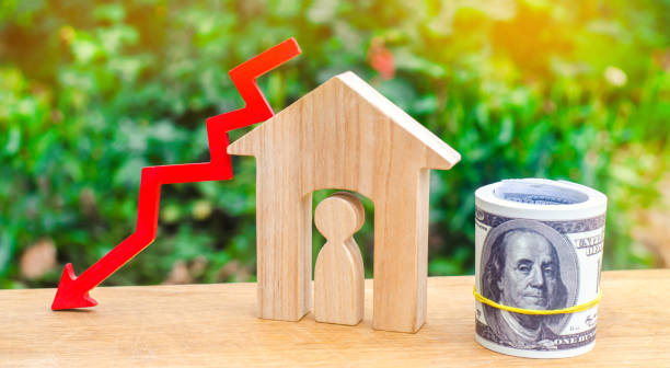a decline in property prices. population decline. falling interest on the mortgage. reduction in demand for the purchase of housing. low energy efficiency, low prices for public utilities. arrow down. una disminución en los precios de la propiedad. disminución de la población. cae el interés de la hipoteca. reducción en la demanda para la compra de la vivienda. baja eficiencia energética, bajos precios para los servicios públicos. flecha hacia ab