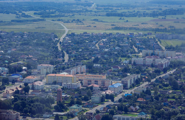 vue aérienne d’une banlieue typique en biélorussie - satellite view aerial view cityscape suburb photos et images de collection