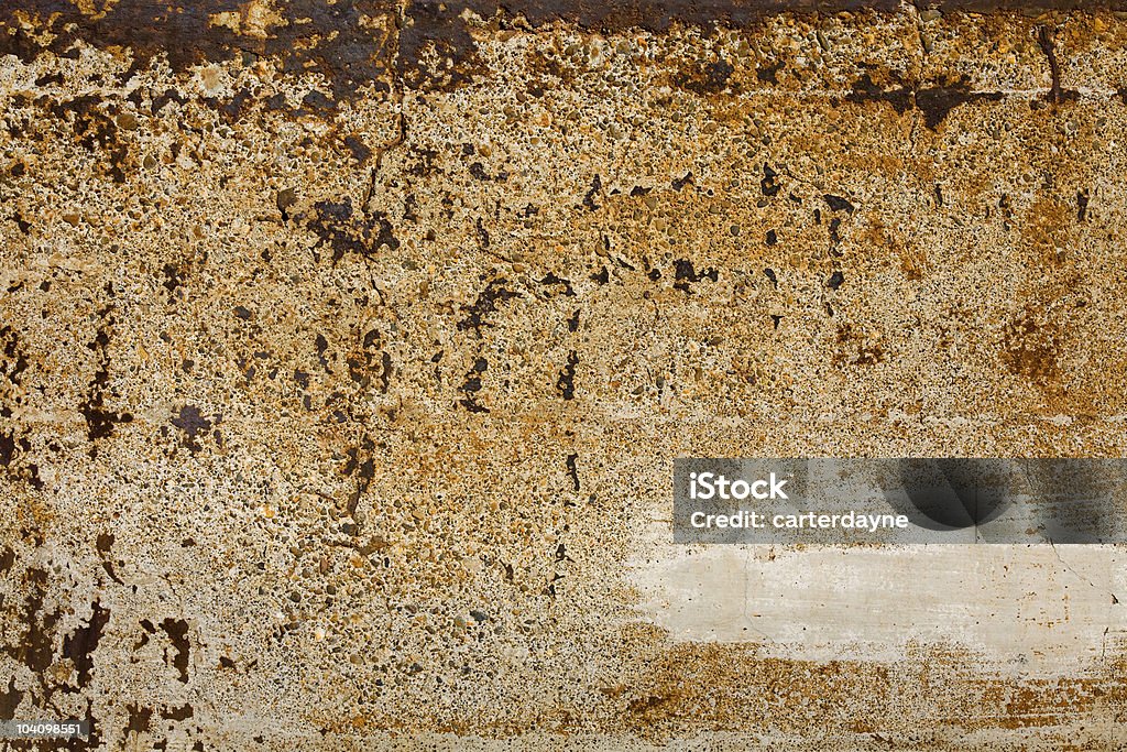Sun drenched rusty Mur en béton - Photo de Beige libre de droits