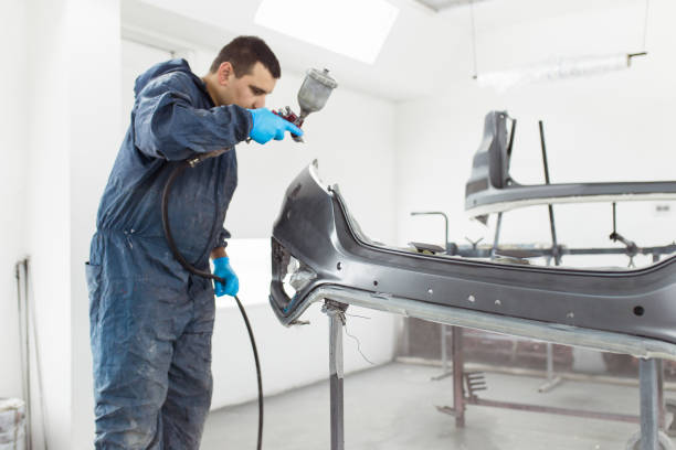 istock Car painting 1040995850