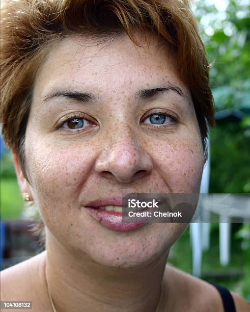 Foto de Freckles e mais fotos de stock de Adulto - Adulto, Adulto maduro, Alegria
