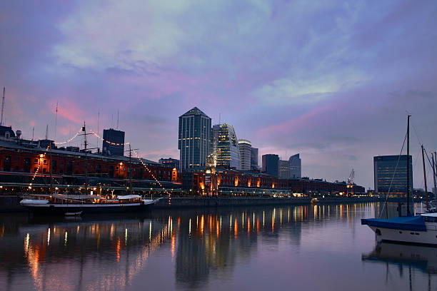 istock Puerto Madero 104108736
