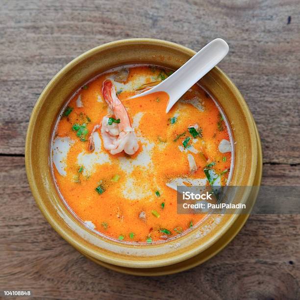 Sopa De Tom Yam Kung Foto de stock y más banco de imágenes de Alimento - Alimento, Asia, Camarón - Marisco