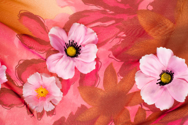 tissu rose incrusté de fleurs. texture - 11874 photos et images de collection