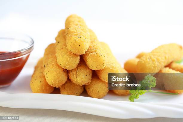 Mozzarella Fritti Stick - Fotografie stock e altre immagini di Antipasto - Antipasto, Bastone, Cena
