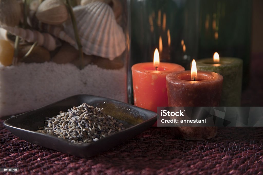 Détendez-vous avec le Spa des bougies et de lavande - Photo de Aromathérapie libre de droits