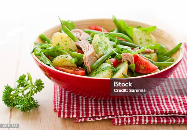 Atum E Salada De Batata - Fotografias de stock e mais imagens de Pesto - Pesto, Salada, Alimentação Saudável