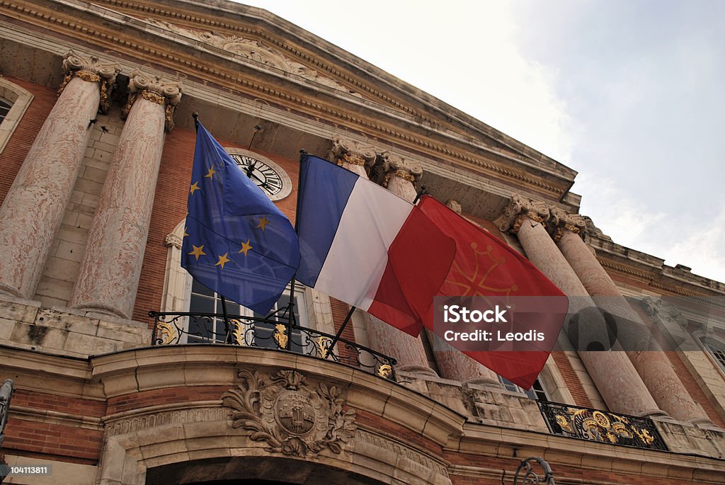 Regional, europeas y francesas en Toulouse Banderas fly - Foto de stock de Bandera libre de derechos