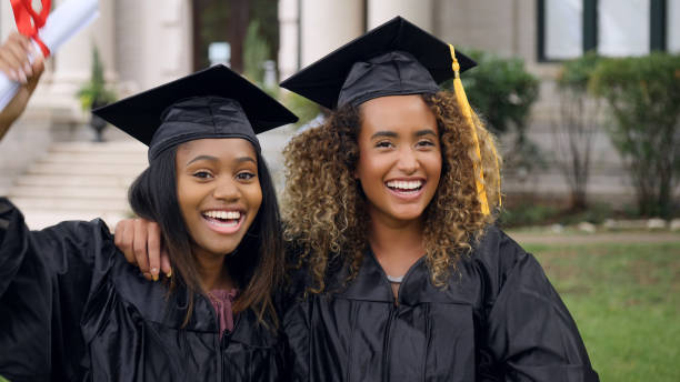 istock College friends 1041149126
