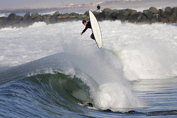 de surf ola - big wave surfing fotografías e imágenes de stock