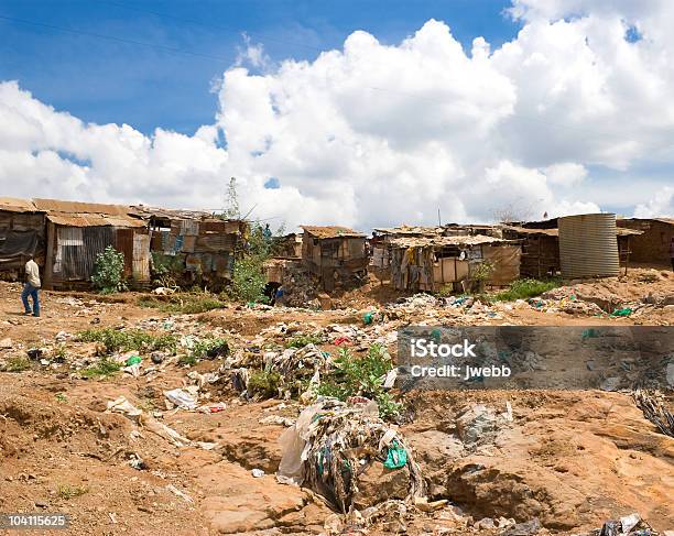 Foto de Condições De Vida Em Um Africano Favela e mais fotos de stock de Favela - Área Destituída - Favela - Área Destituída, Nairóbi, Doença