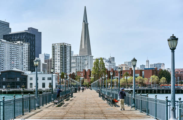 pier 7 w san francisco, kalifornia, stany zjednoczone - pier seven zdjęcia i obrazy z banku zdjęć