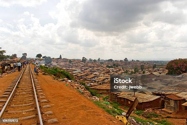 Vida Nos Bairros Degradados Onde Surgem - Fotografias de stock e mais imagens de Nairóbi - Nairóbi, Kibera, Quénia