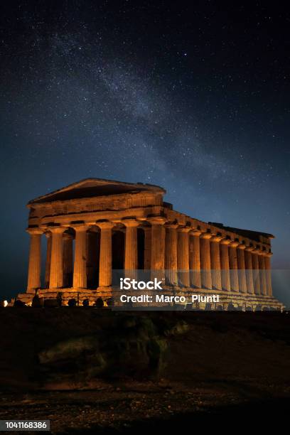 Tal Der Tempel Stockfoto und mehr Bilder von Nacht - Nacht, Sizilien, Tal der Tempel - Agrigento
