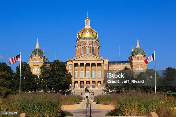 Photo libre de droit de Capitole De Liowa banque d'images et plus d'images libres de droit de Iowa - Iowa, Capitole d'État, Drapeau