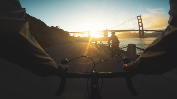 istock Commuter with road racing bicycle and Golden Gate Bridge 1041206690