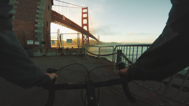 istock Commuter with road racing bicycle and Golden Gate Bridge 1041206694