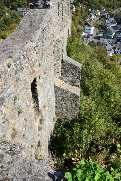 istock ruin Virneburg castle 1041264842