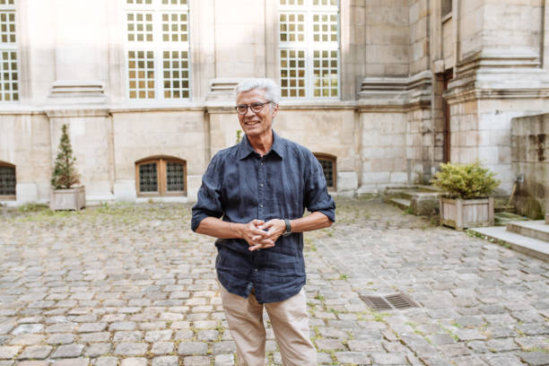 istock A senior man travelling 1041372750