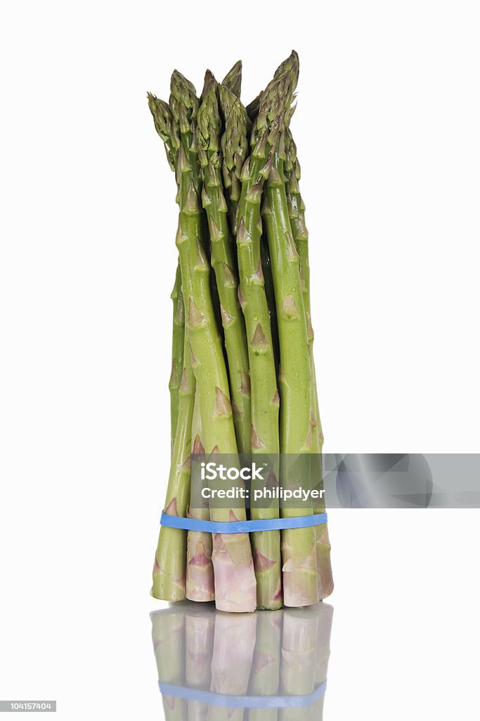 Asparagi con riflessione - Foto stock royalty-free di Alimentazione sana