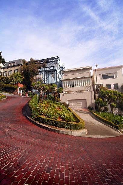 rua lombard-vertical 2 - lombard street city urban scene city life imagens e fotografias de stock