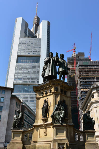 istock Gutenberg Monument, Robmarkt square, Frankfurt am Main, Germany 1041637384
