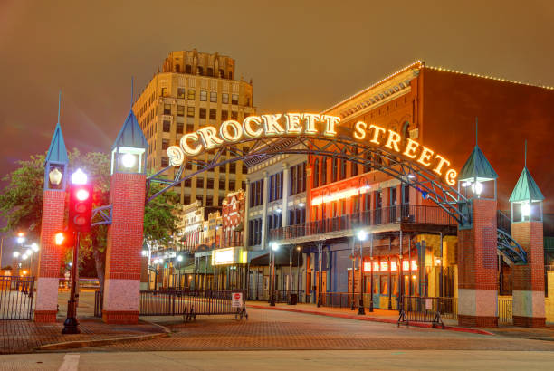 Crockett Street in Beaumont Texas The Crockett Street Dining and Entertainment Complex is located in Downtown Beaumont, Texas. It consists of five restored buildings built at the turn of the 20th century. beaumont tx stock pictures, royalty-free photos & images