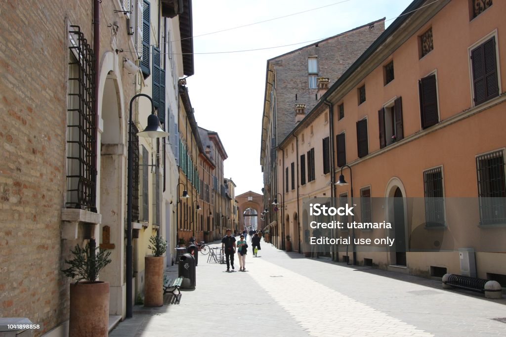 Foto de Rua Na Cidade Velha De Ravena Itália e mais fotos de stock de  Antigo - Antigo, Arcaico, Arquitetura - iStock