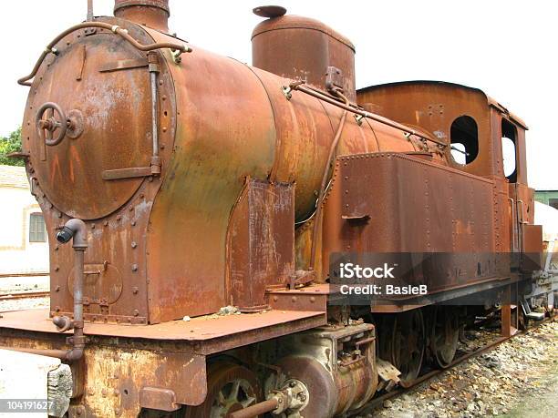 Alte Rostige Steam Locomotive Stockfoto und mehr Bilder von Antiquität - Antiquität, Bahngleis, Dampf