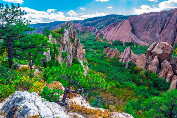 istock Fall Hike to Red Rocks in Colorado 1041918296