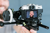 blogger-video-streaming-mensch-kommunikation-kamera.jpg?b=1&s=170x170&k=20&c=tXUHHt2JKcsh0jkXG-xOhT5bTUtkUY4tSl3cZz0VjLI=