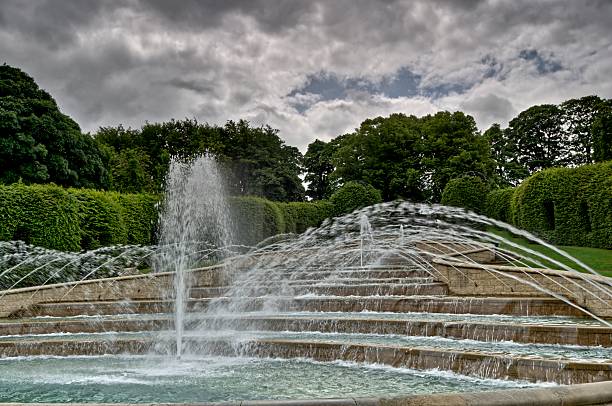 wasserspiel, alnwick gardens - garden feature stock-fotos und bilder