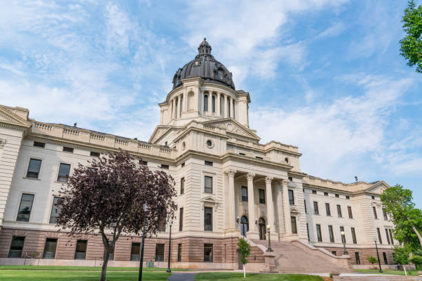 south dakota building capital - south dakota pierre state capitol building usa photos et images de collection