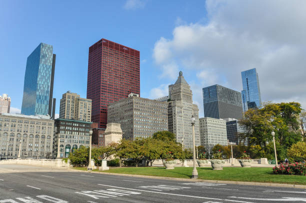 istock Cityscape in Chicago in autumn 1042007750