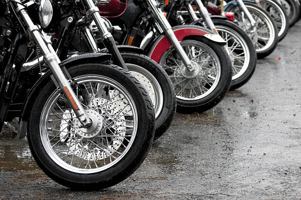motorräder - motorcycle in a row tire wheel stock-fotos und bilder