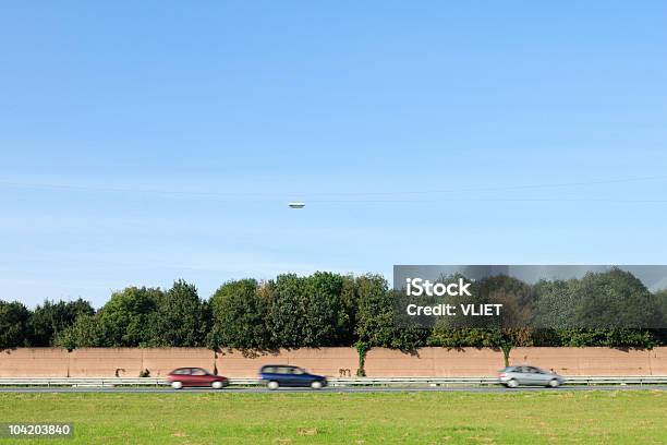 Autobahnverkehr Stockfoto und mehr Bilder von Auto - Auto, Niemand, Seitenansicht