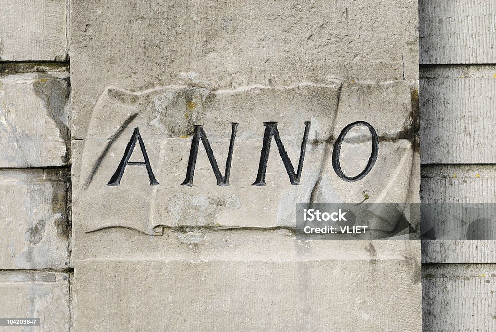 Mur kamienny z Anno encarved w nim - Zbiór zdjęć royalty-free (Architektura)
