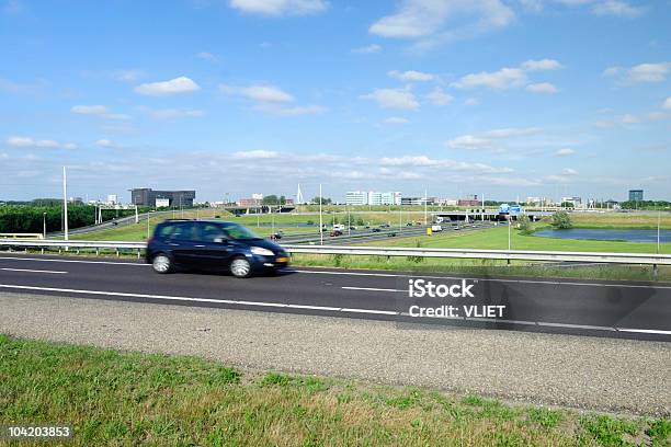 Dutch Highway Und Die Skyline Der Stadt Stockfoto und mehr Bilder von Asphalt - Asphalt, Auto, Autoreise