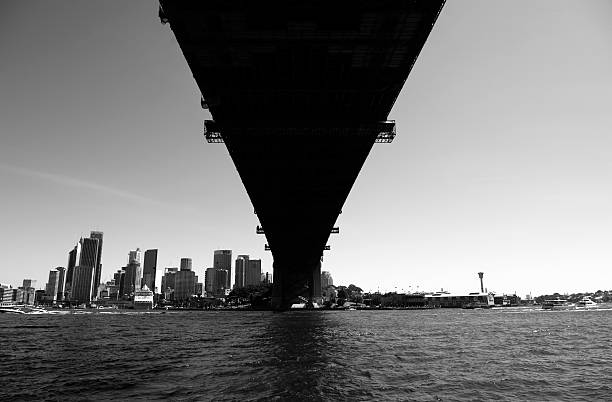 sob a harbour bridge - milsons point - fotografias e filmes do acervo