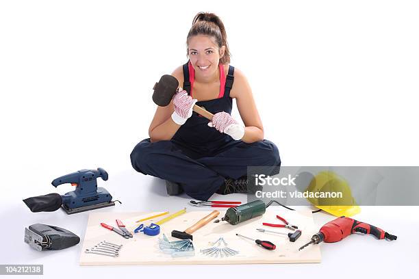 Falegname Donna Con Strumenti Di Lavoro - Fotografie stock e altre immagini di Acciaio - Acciaio, Adulto, Artigianato