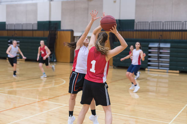 istock Women's college basketball practice 1042139842