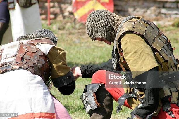 Chevaliers - Fotografias de stock e mais imagens de Castelo - Castelo, Wrestling, Adulto