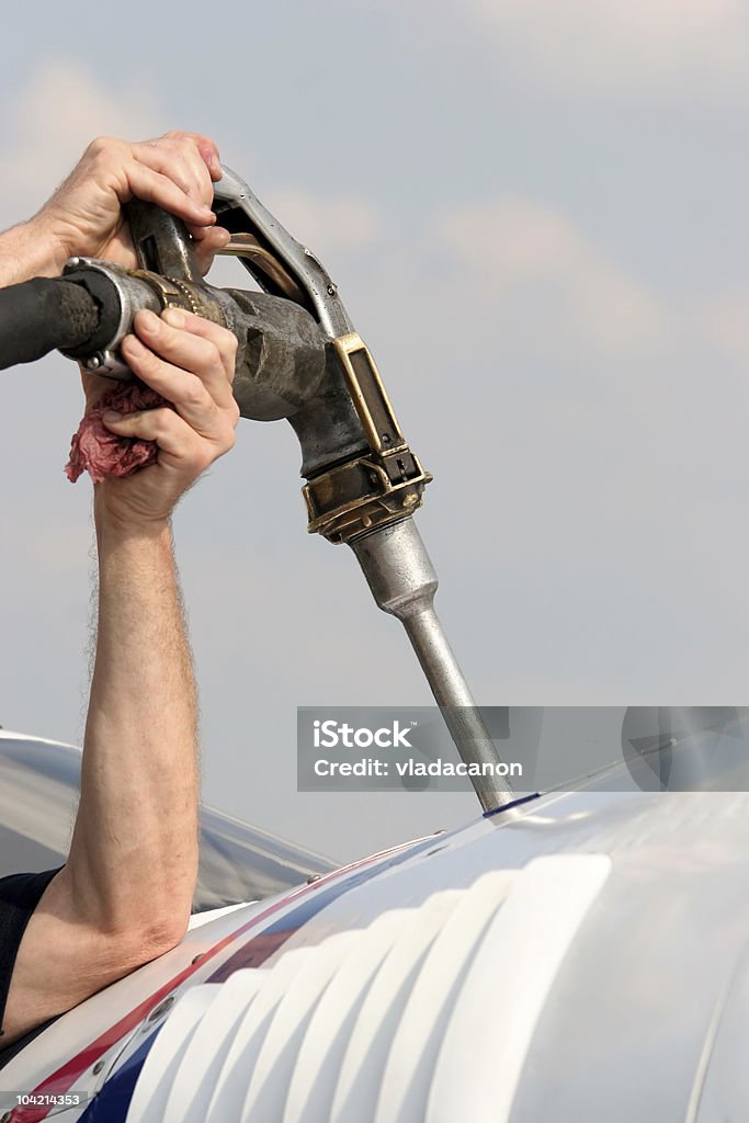 연료를 재급유하다 무색 - 로열티 프리 가솔린 스톡 사진