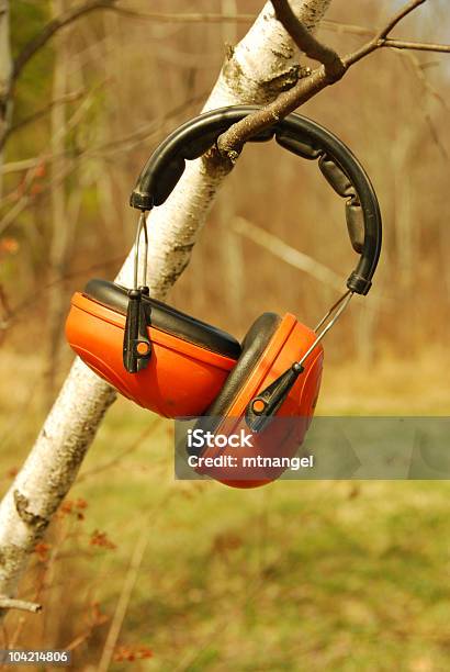 Protezione Per Le Orecchie - Fotografie stock e altre immagini di Abiti pesanti - Abiti pesanti, Albero, Arancione