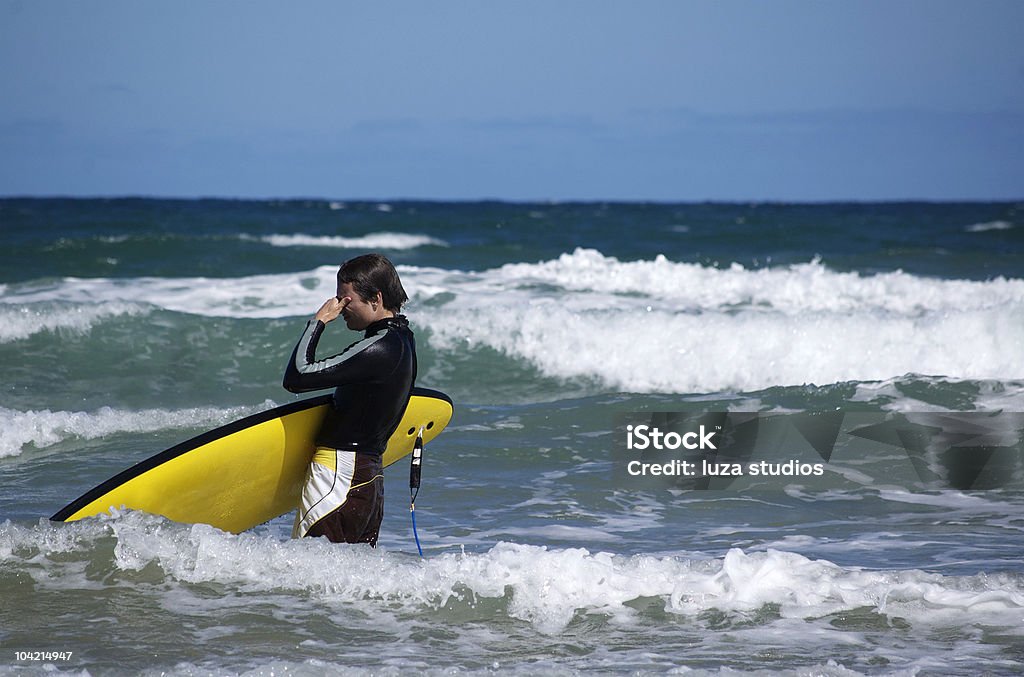 La triste surfista - Foto stock royalty-free di Surf