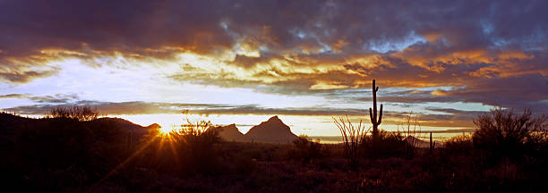 paisagem do deserto - extreme terrain arizona desert mesa imagens e fotografias de stock