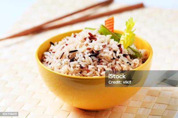 Foto de Mix De Arroz e mais fotos de stock de Arroz Selvagem - Arroz Selvagem, Tigela - Louça, Arroz Branco